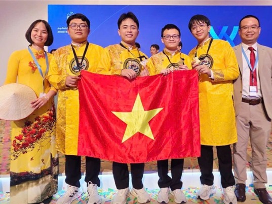 Lần đầu học sinh Việt Nam giành bốn HCV Olympic Hóa học 